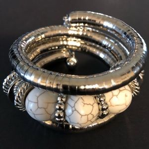 Triple white beads w/multi layers fashion bracelet